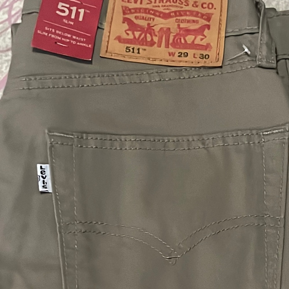 511 Levis Strauss, slim fit. Tan 29 x 30